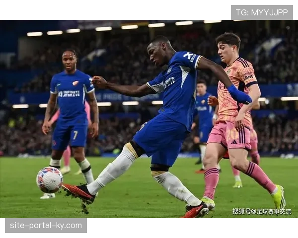 切尔西场均拦截11.3次 中场屏障成防守体系关键环节